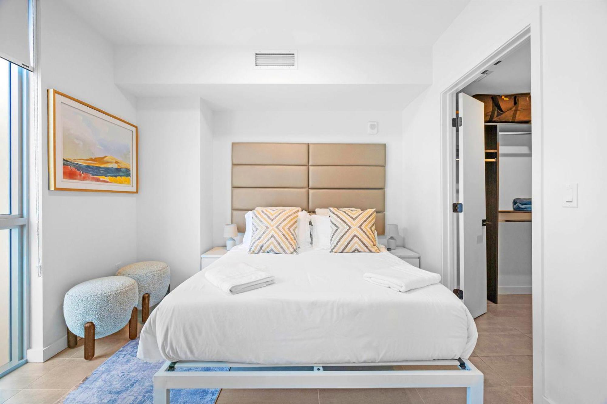Apartment Modern Comfort By The Beautiful Bay