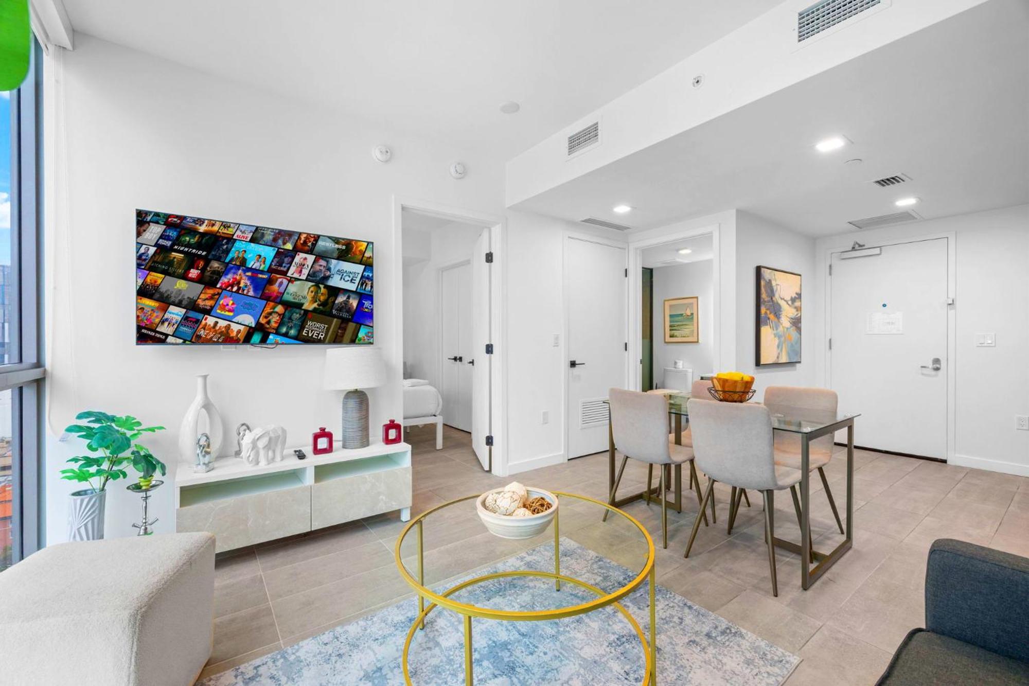 Modern Comfort By The Beautiful Bay Apartment Miami
