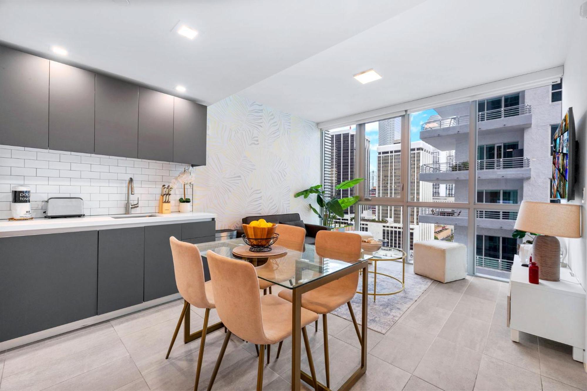 Modern Comfort By The Beautiful Bay Miami